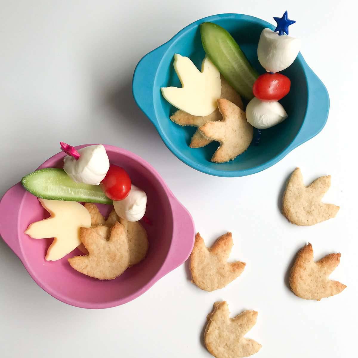 Lunch Punch Sandwich Cutter Shapes - Lunch Punch - Dinosaur- (set of 2) - LunchBox Inc.